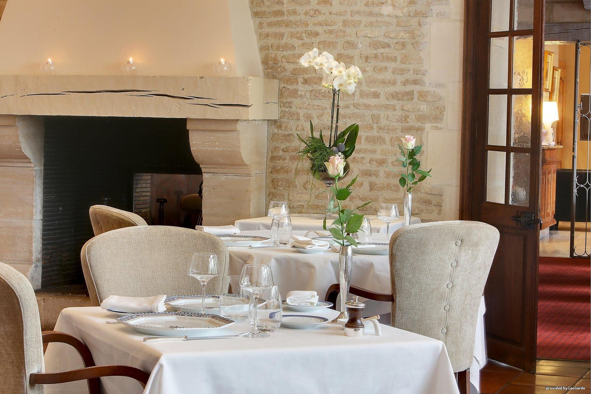 Hotel Restaurant Le Dauphin Et Le Spa Du Prieure Caen Exterior photo
