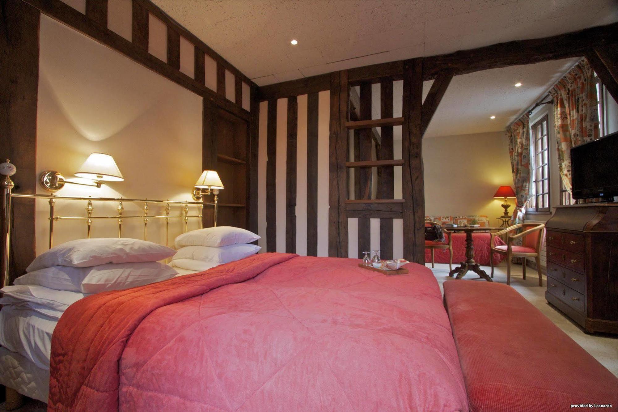 Hotel Restaurant Le Dauphin Et Le Spa Du Prieure Caen Room photo